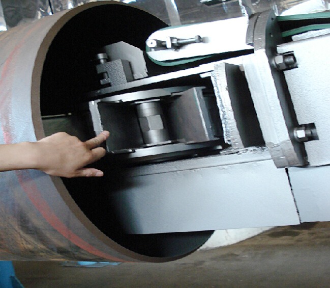 鋼管內(nèi)壁噴砂機(jī)、除銹設(shè)備